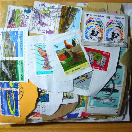 100g On-paper World Mix of Stamps - Lot 7